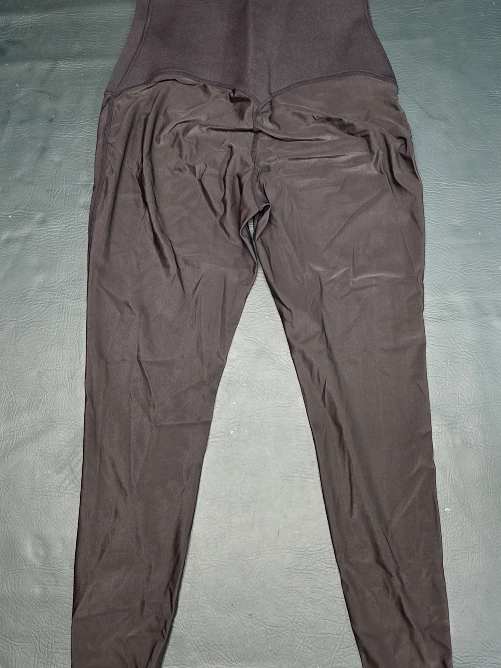 **Black High-Waist Control Top Shaping Leggings with Purple Lining - Neoprene** - Picture 4 of 7